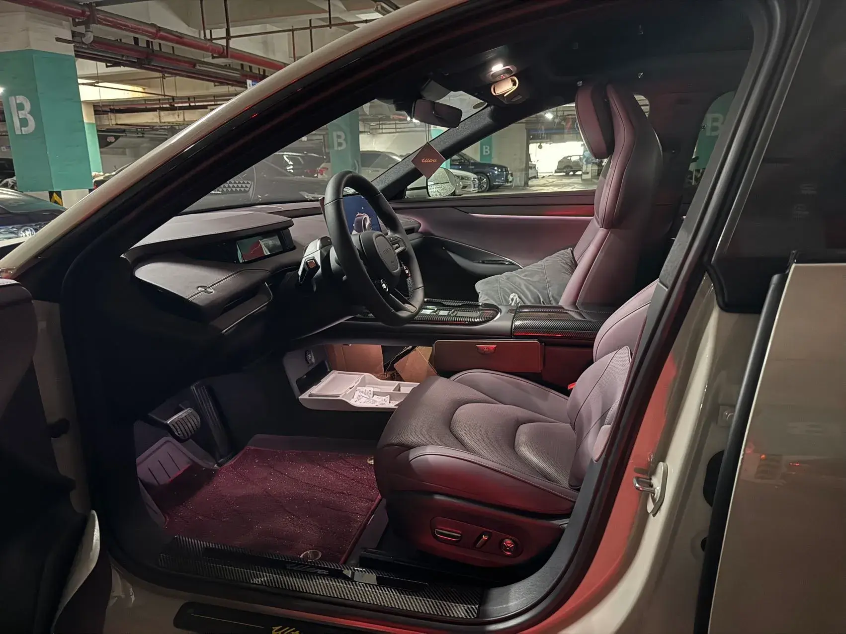 2024 MI SU7 thumbnail 4