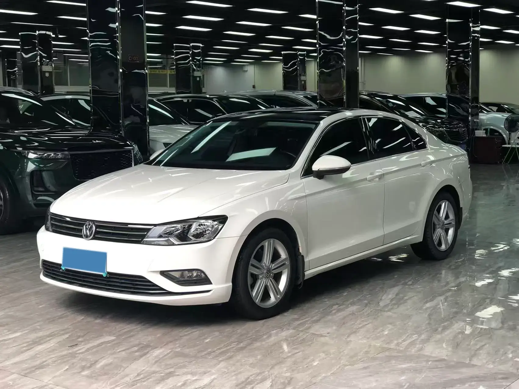 2018 VOLKSWAGEN LAMANDO view 1