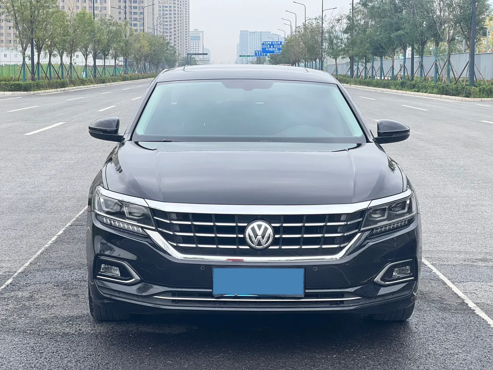 2019 VOLKSWAGEN PASSAT thumbnail 2