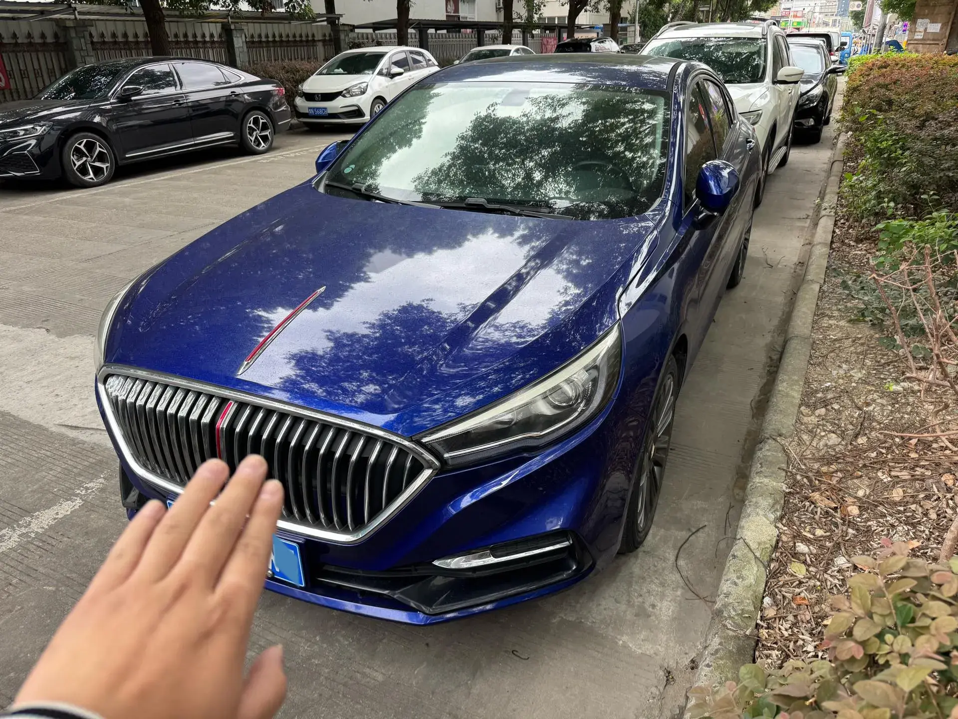 2020 HONGQI H5 view 1