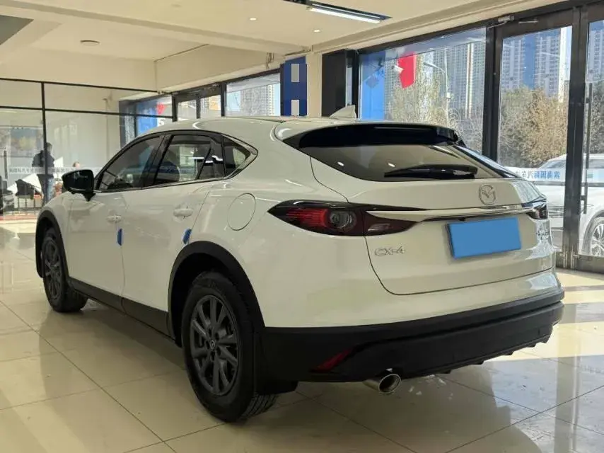 2021 MAZDA CX-4 thumbnail 4