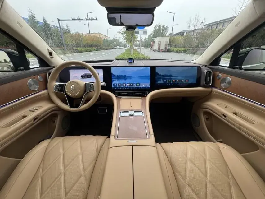 2025 AITO AITO thumbnail 4