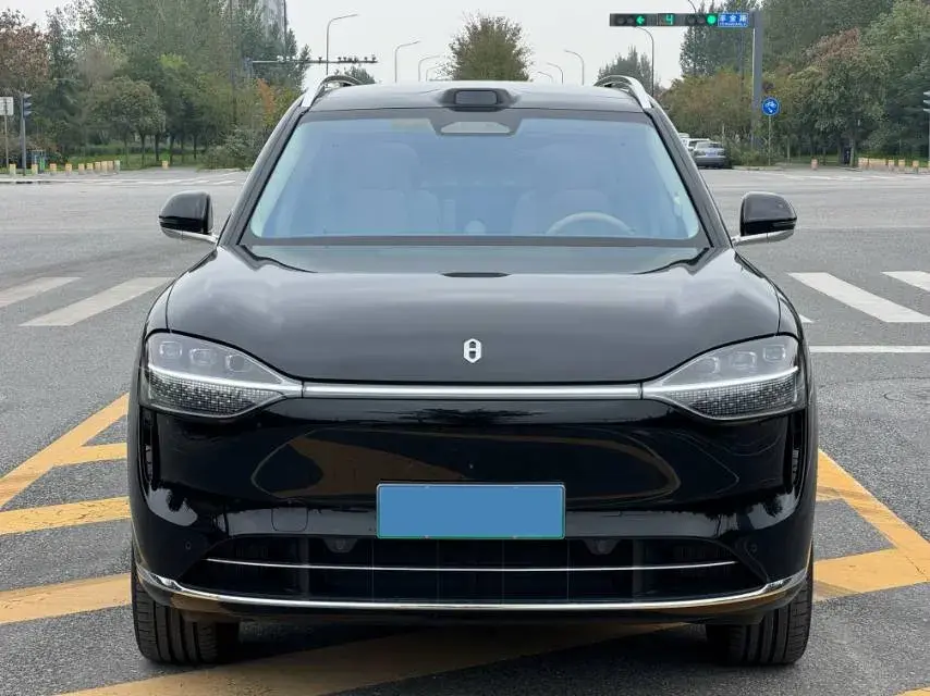 2025 AITO AITO thumbnail 2