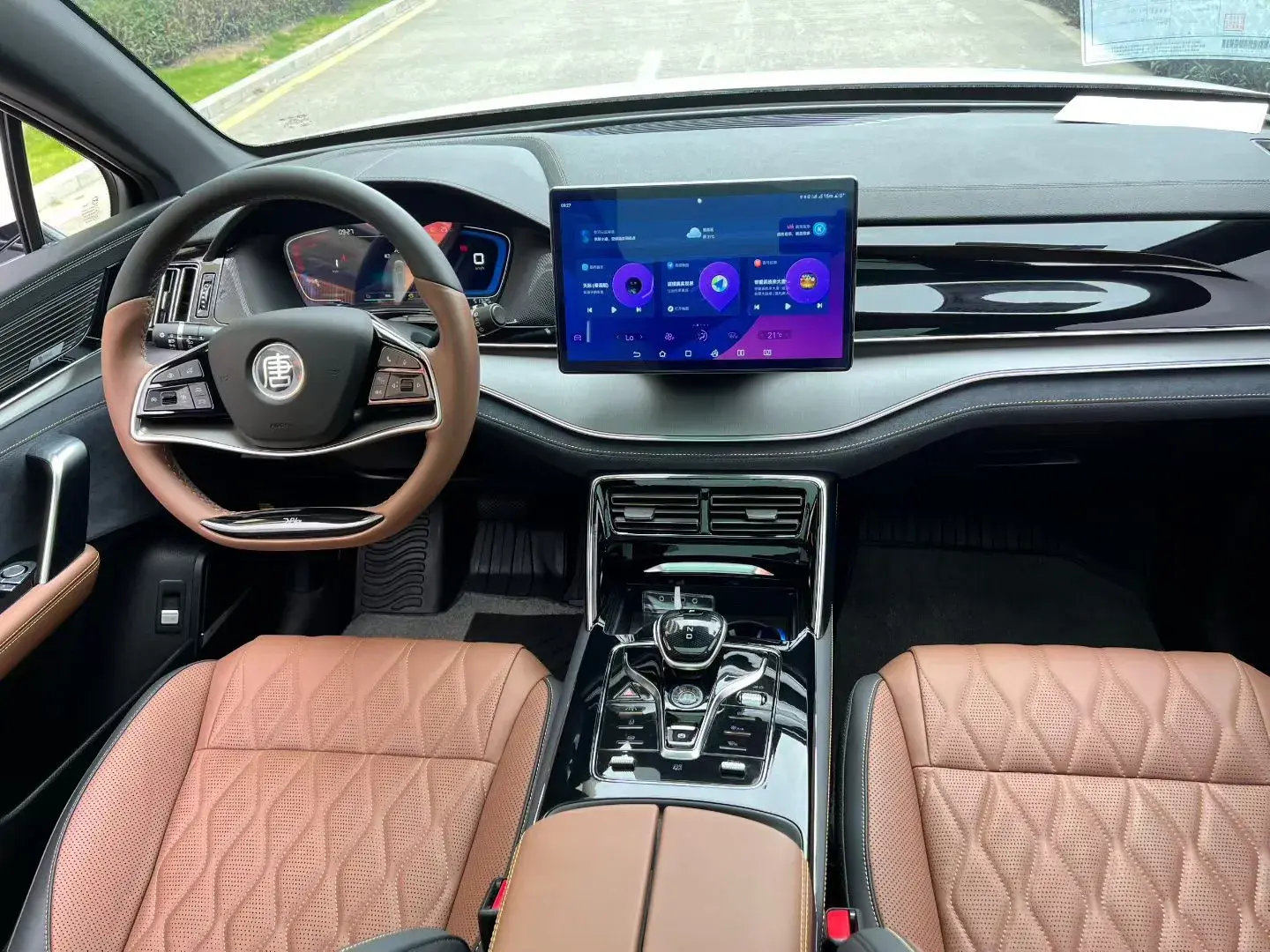 2021 BYD TANG thumbnail 4