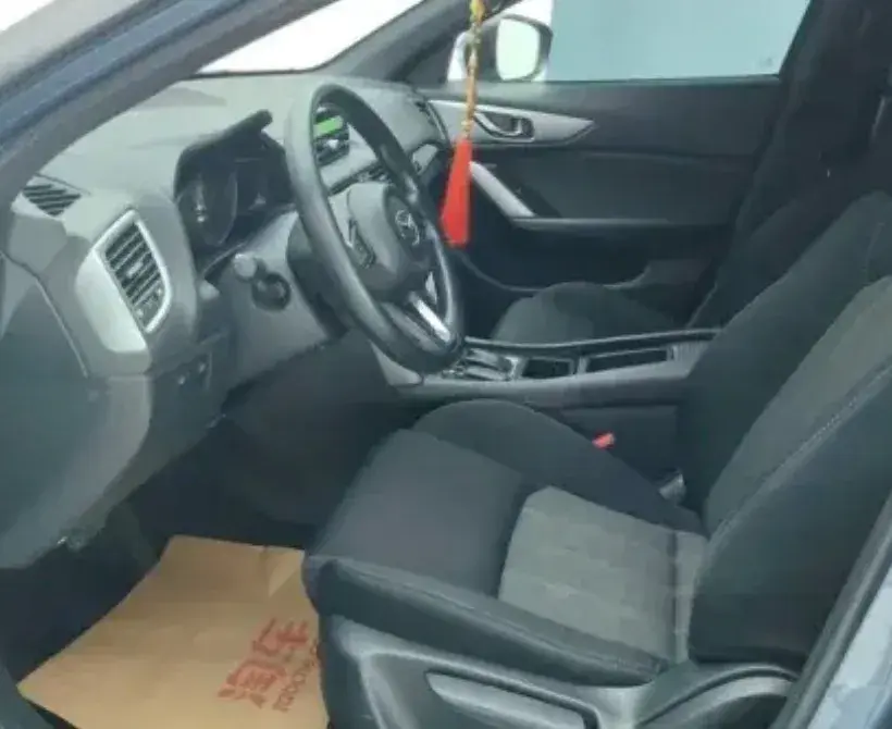 2018 MAZDA CX-4 thumbnail 3