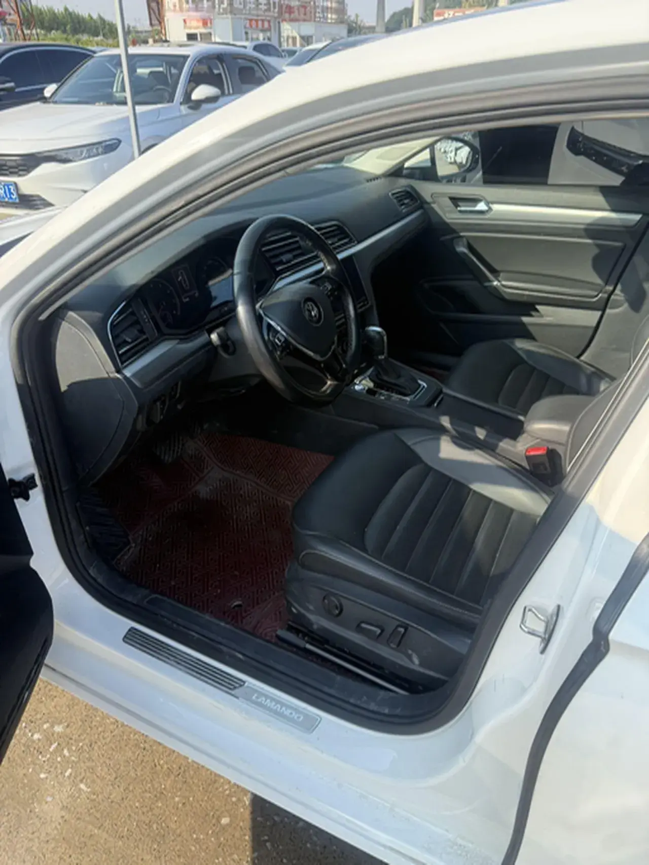 2019 VOLKSWAGEN LAMANDO thumbnail 3