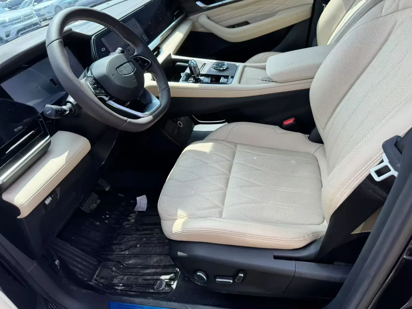 2025 GEELY MONJARO thumbnail 4