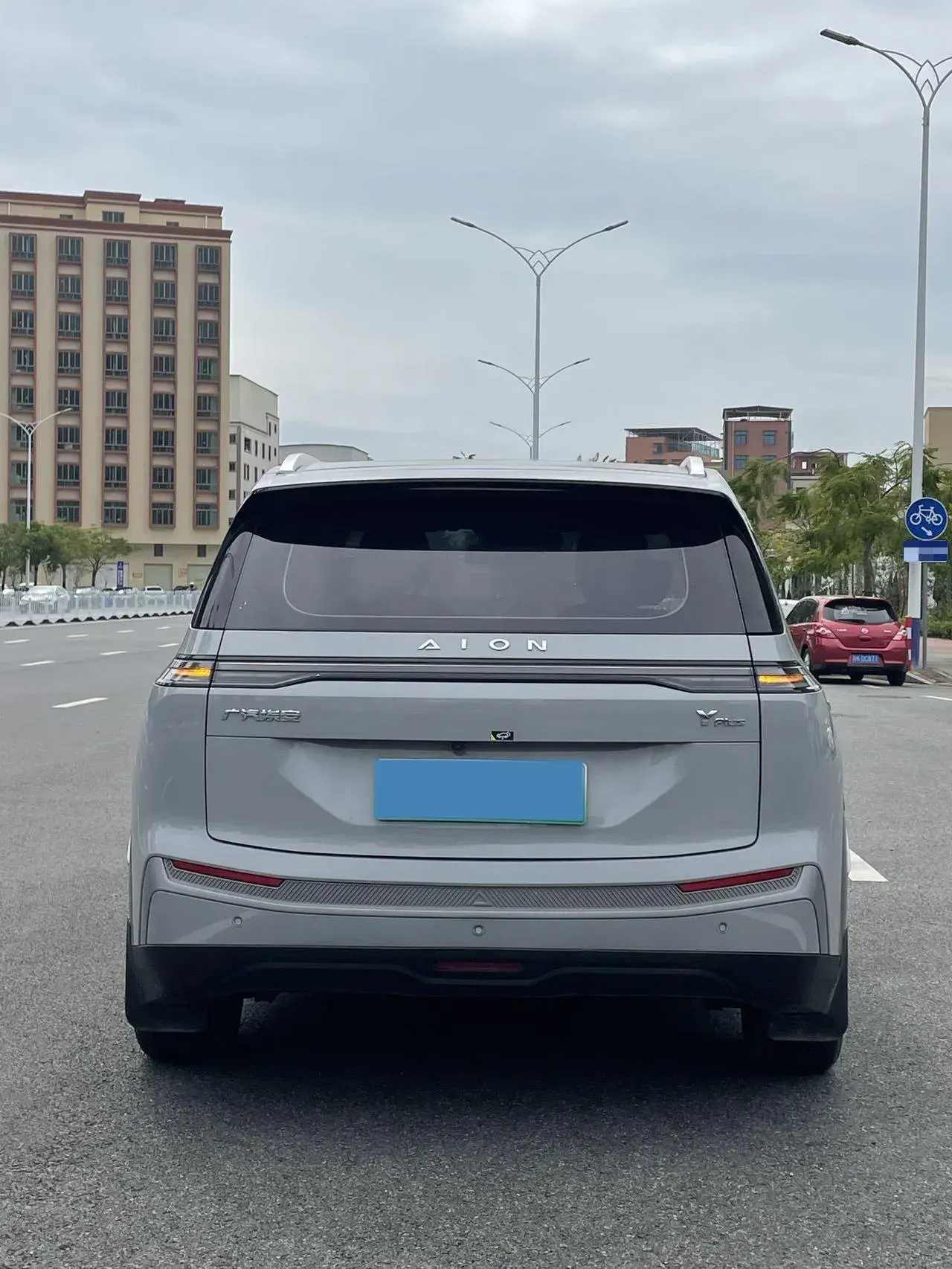 2023 AION Y thumbnail 4