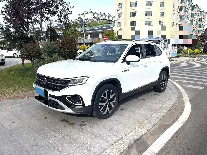 2023 VOLKSWAGEN TAYRON view 1