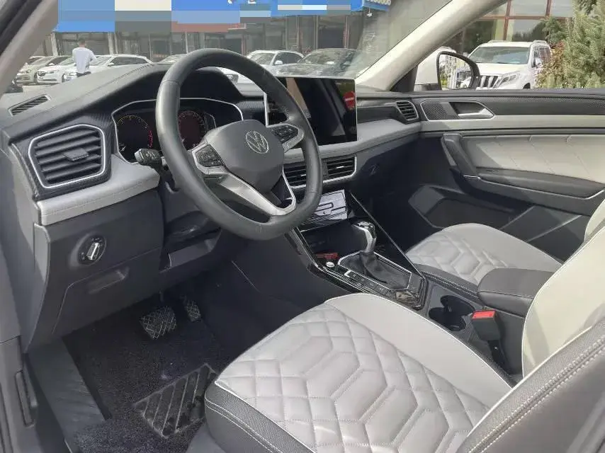 2023 VOLKSWAGEN TAYRON thumbnail 4