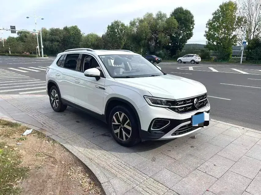 2023 VOLKSWAGEN TAYRON thumbnail 2