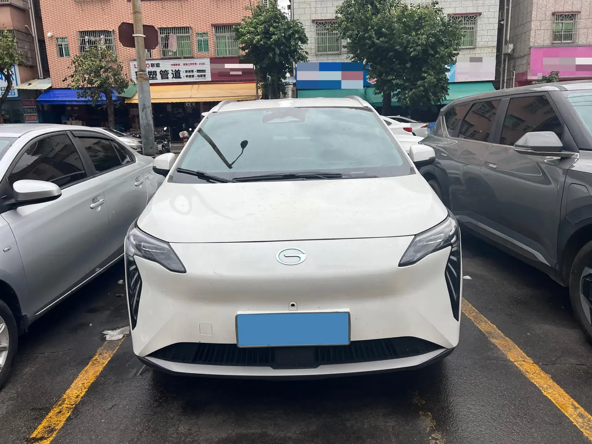 2023 AION Y thumbnail 2