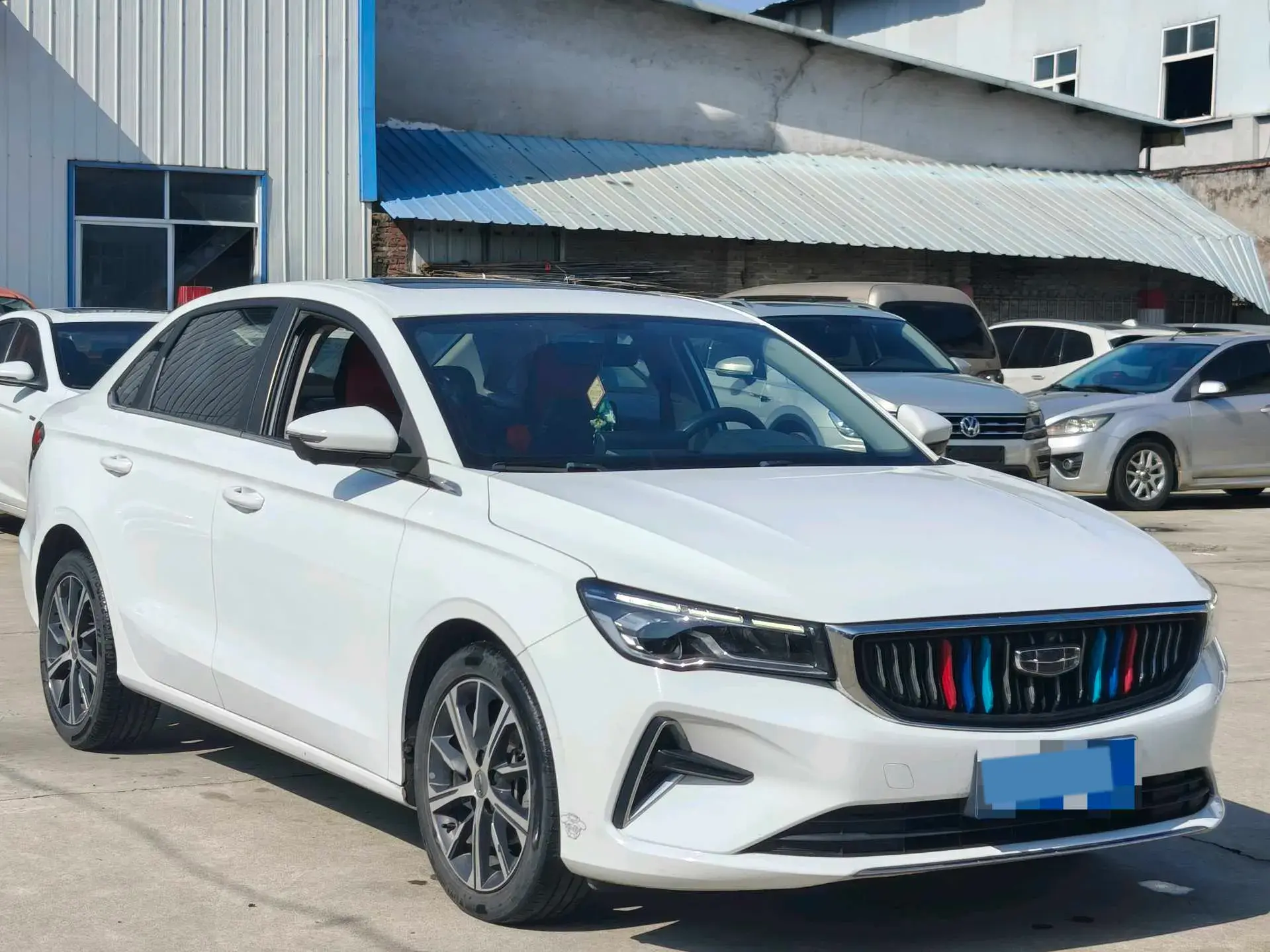 2022 GEELY EMGRAND thumbnail 3