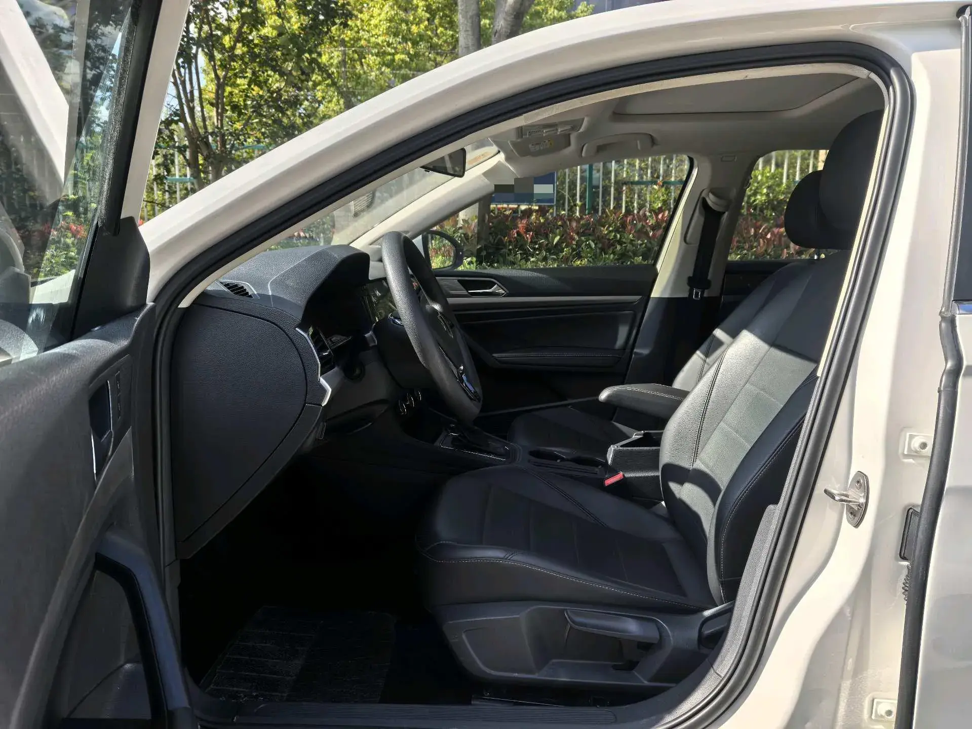 2021 VOLKSWAGEN LAVIDA thumbnail 4