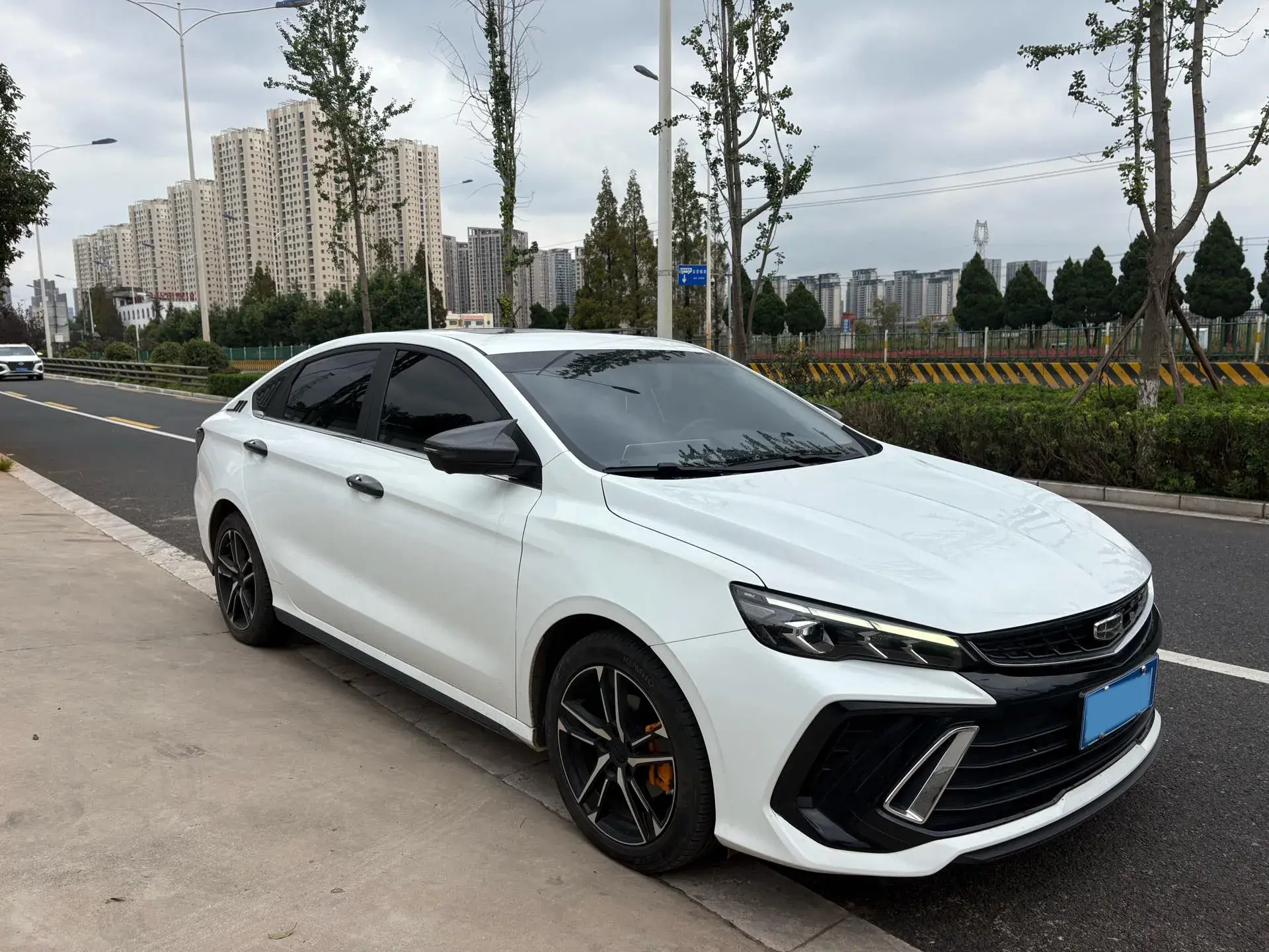 2022 GEELY BINRAY thumbnail 3