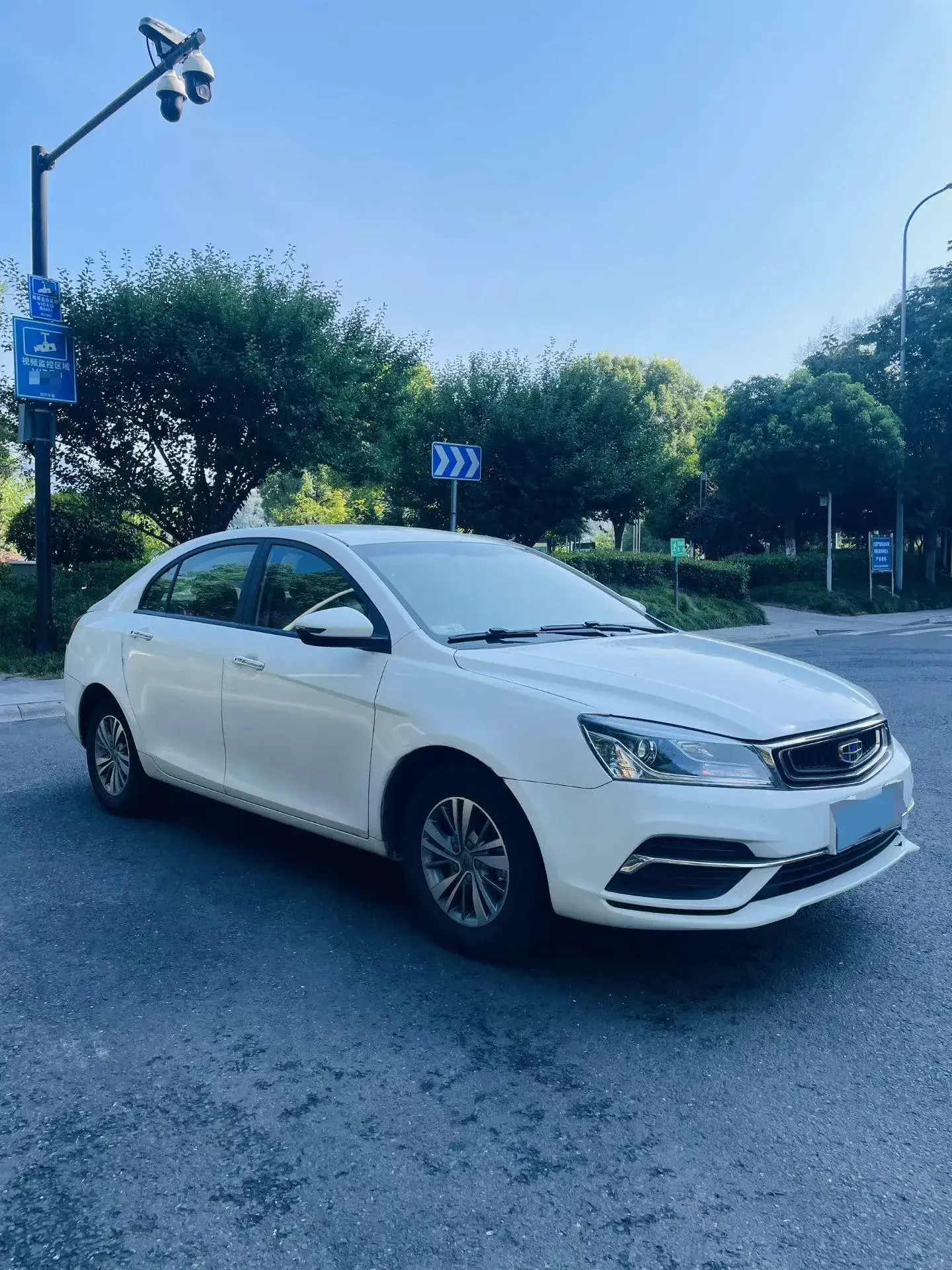 2018 GEELY EMGRAND thumbnail 3