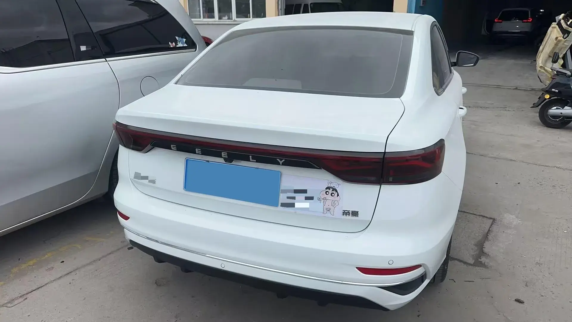 2023 GEELY EMGRAND thumbnail 3
