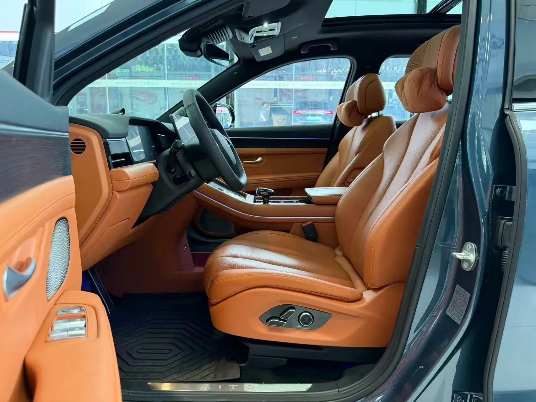 2024 AITO AITO thumbnail 4