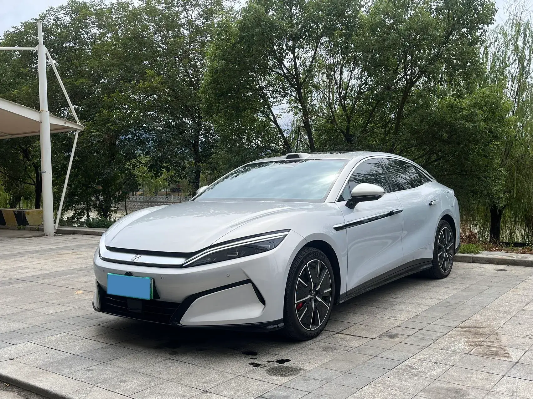 2025 BYD HANL view 1