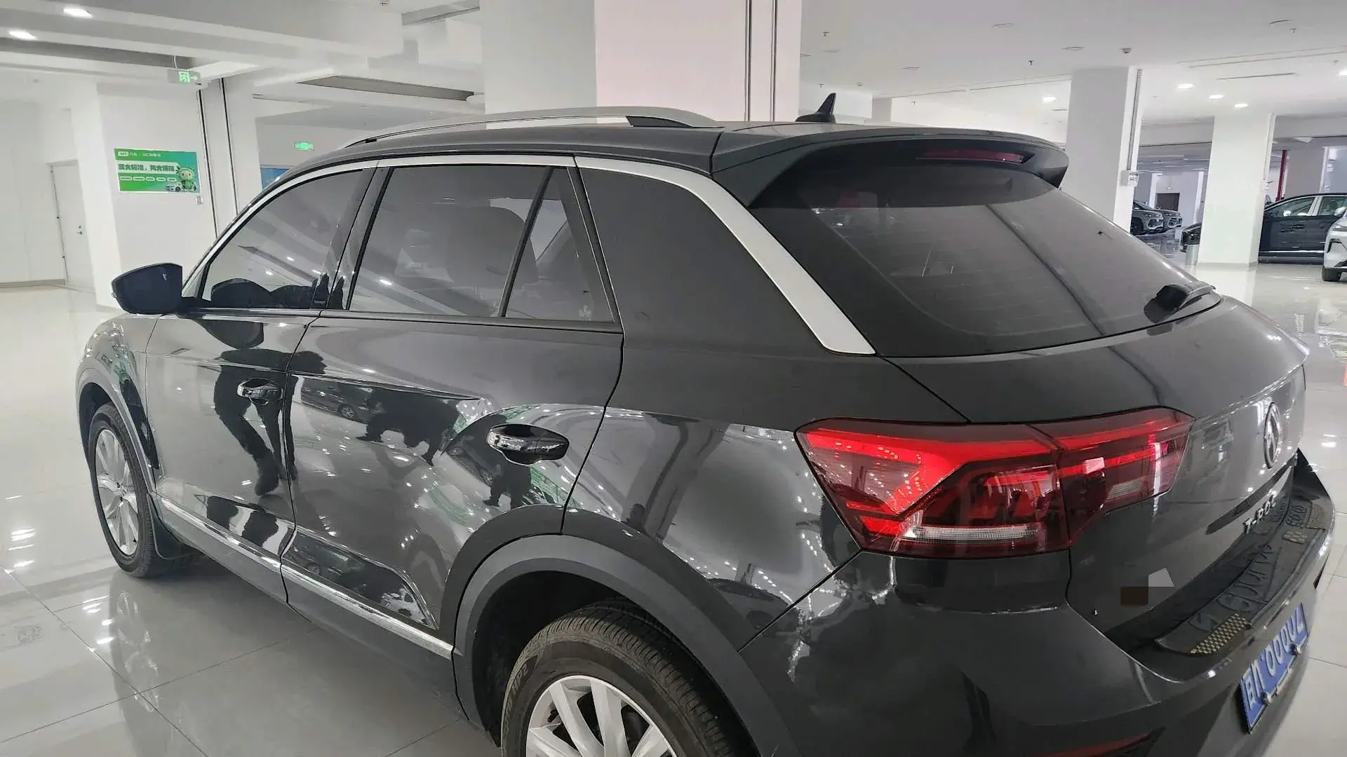 2022 VOLKSWAGEN T-ROC thumbnail 4