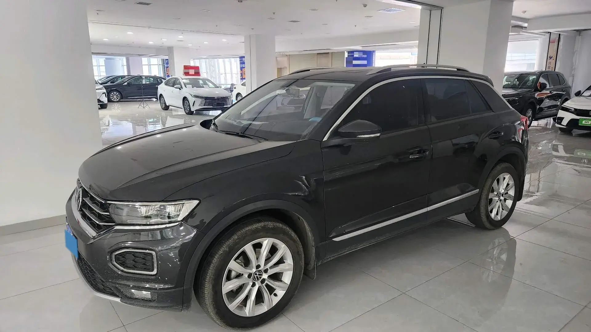 2022 VOLKSWAGEN T-ROC view 1