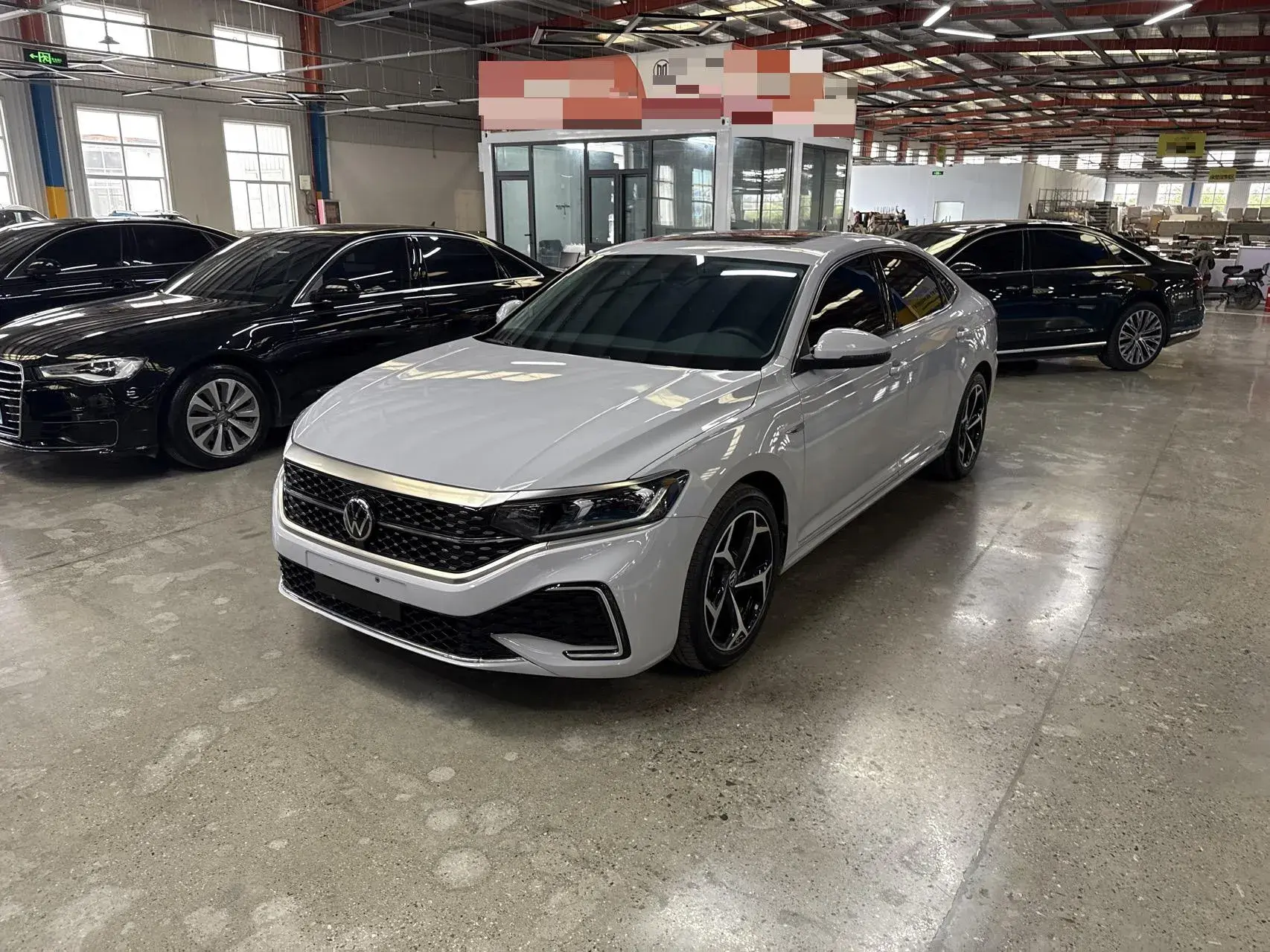 2024 VOLKSWAGEN PASSAT view 1