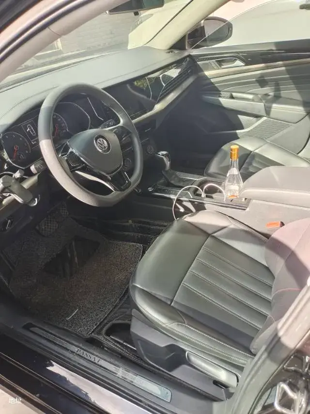 2020 VOLKSWAGEN PASSAT thumbnail 4