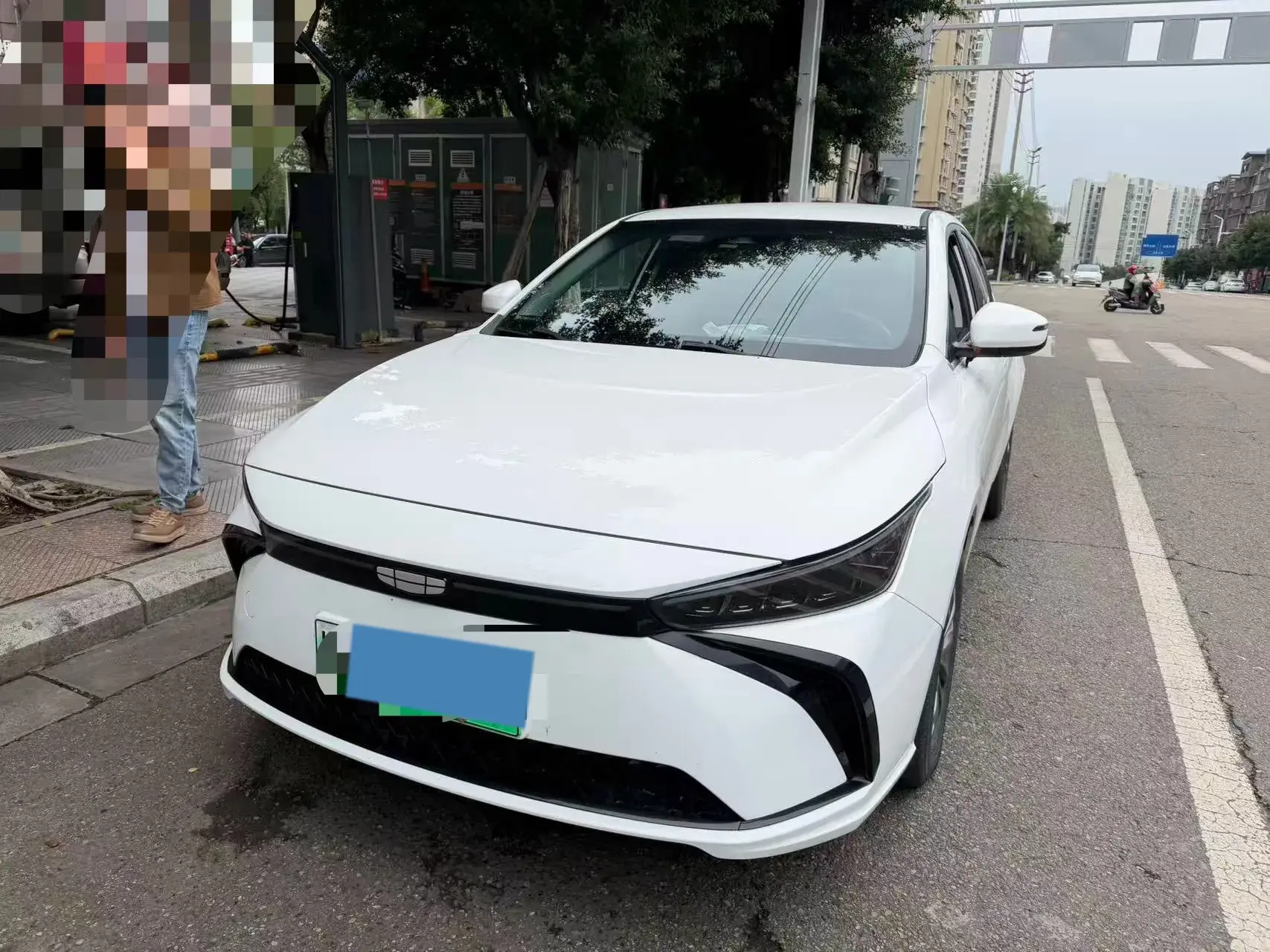 2022 GEOMETRY G6 view 1