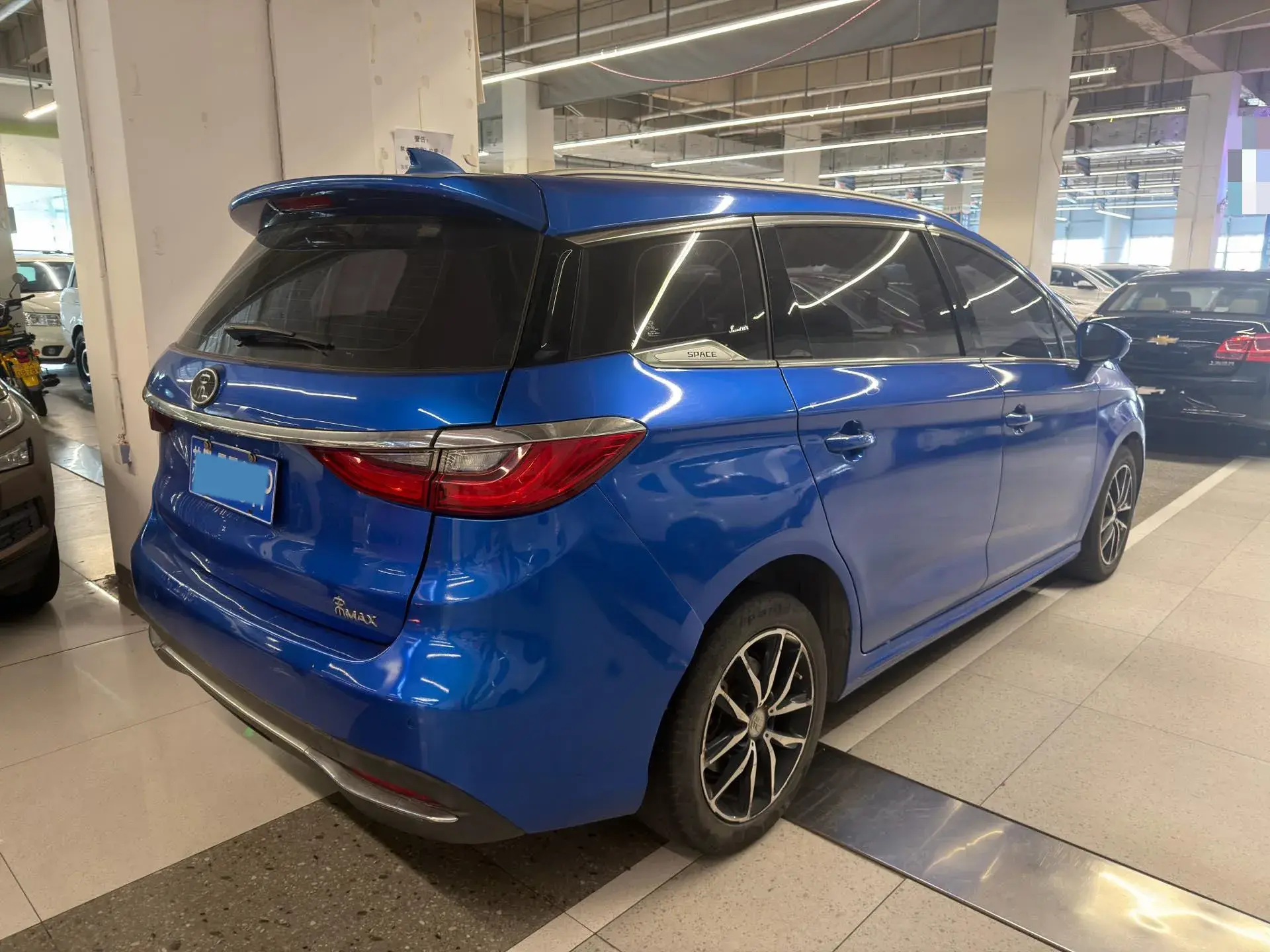 2017 BYD SONG thumbnail 3