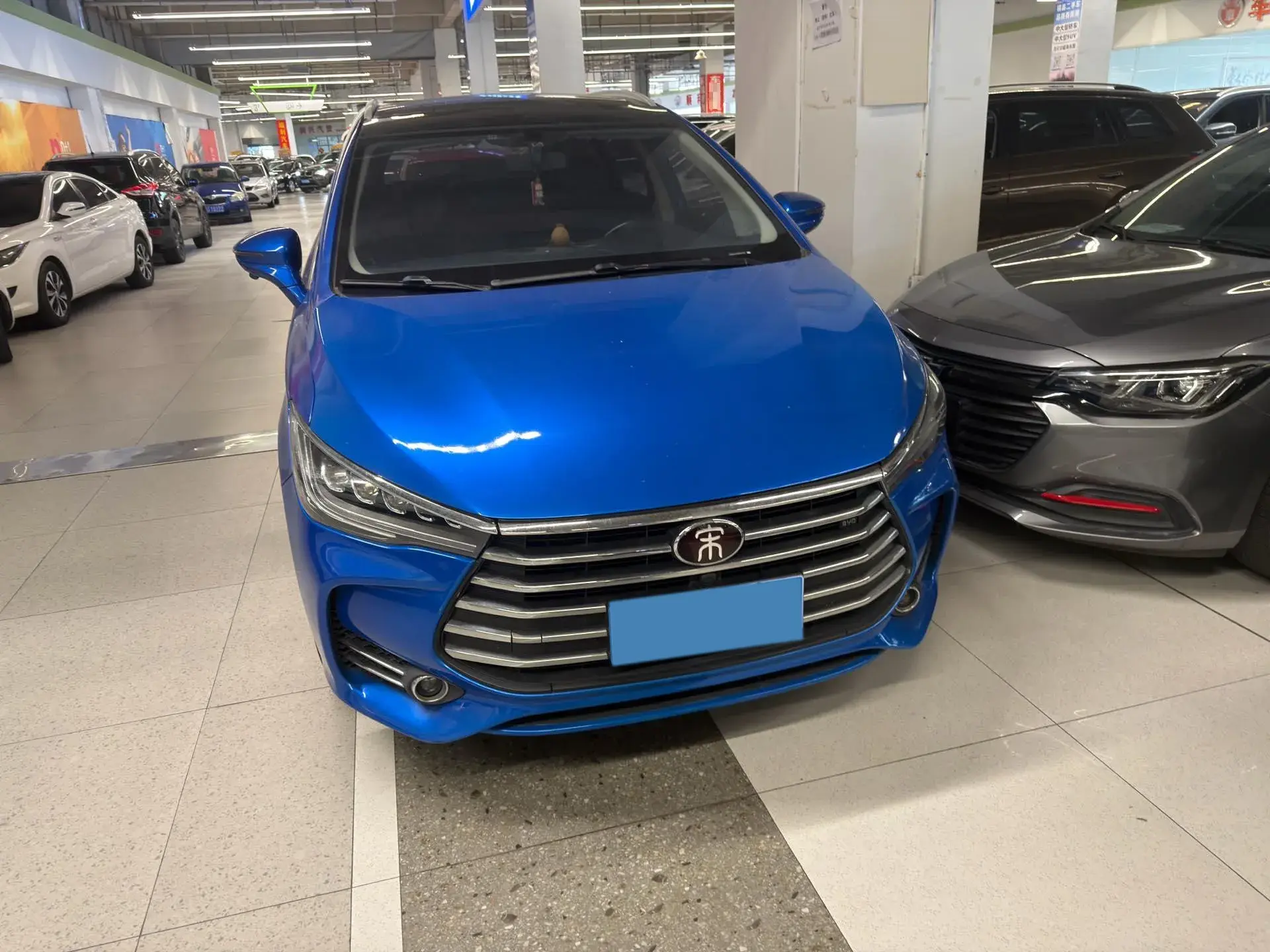 2017 BYD SONG thumbnail 2