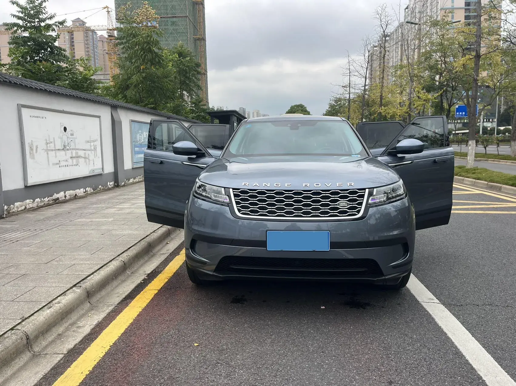 2020 LAND ROVER thumbnail 2