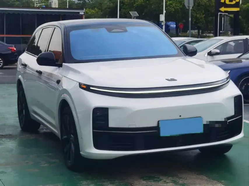 2023 LI L7 thumbnail 3