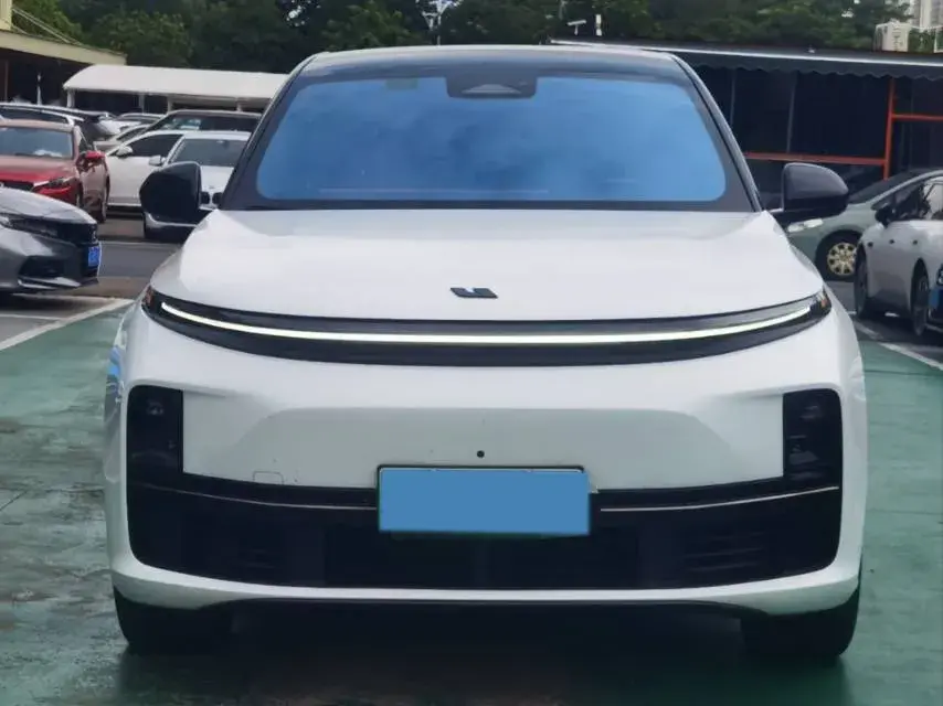 2023 LI L7 thumbnail 2