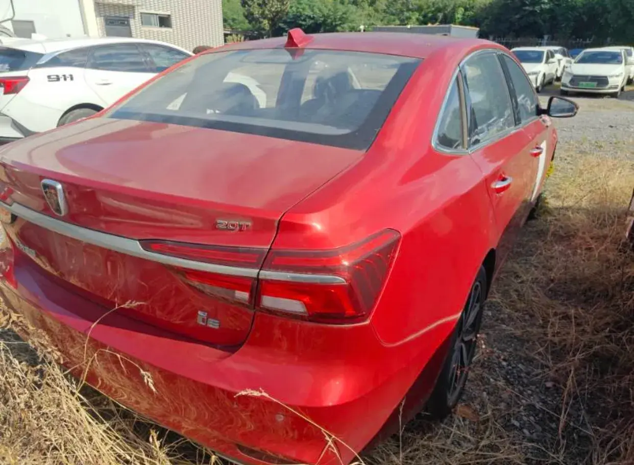 2018 ROEWE I6 thumbnail 4