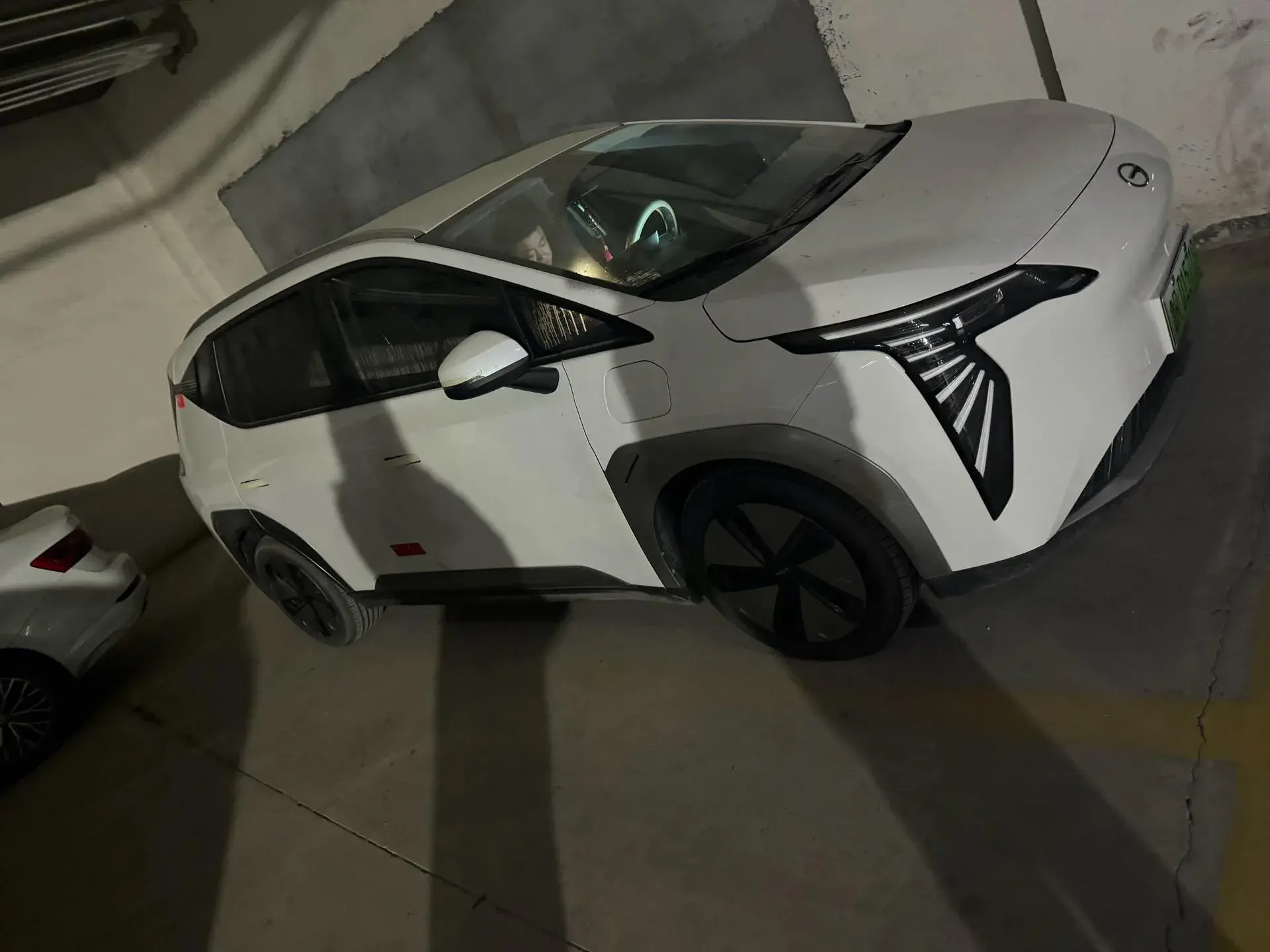 2023 AION Y thumbnail 2