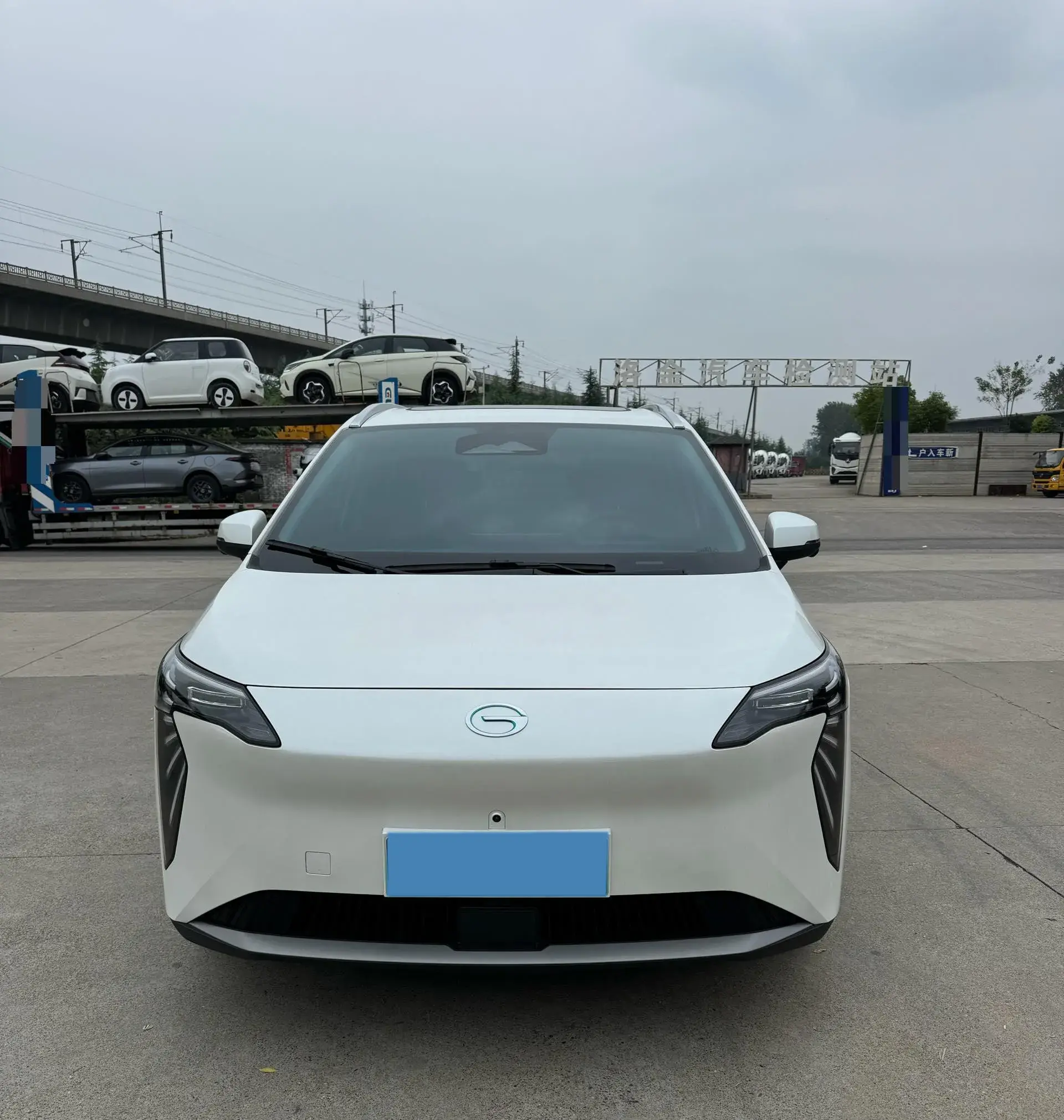 2024 AION Y thumbnail 2