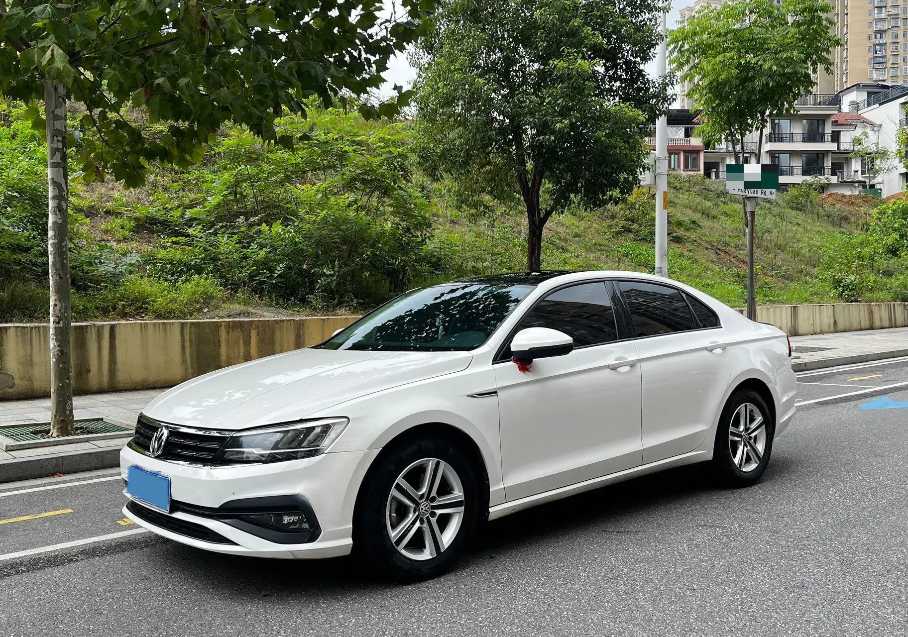 2021 VOLKSWAGEN LAMANDO view 1