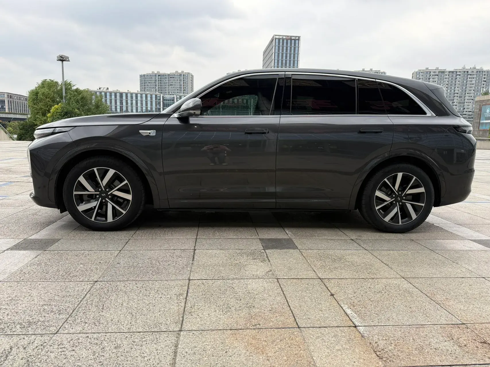 2023 LI L7 thumbnail 2