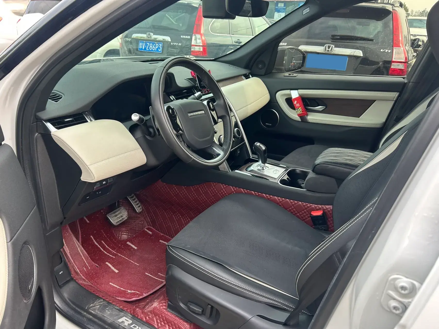 2020 LAND ROVER thumbnail 4