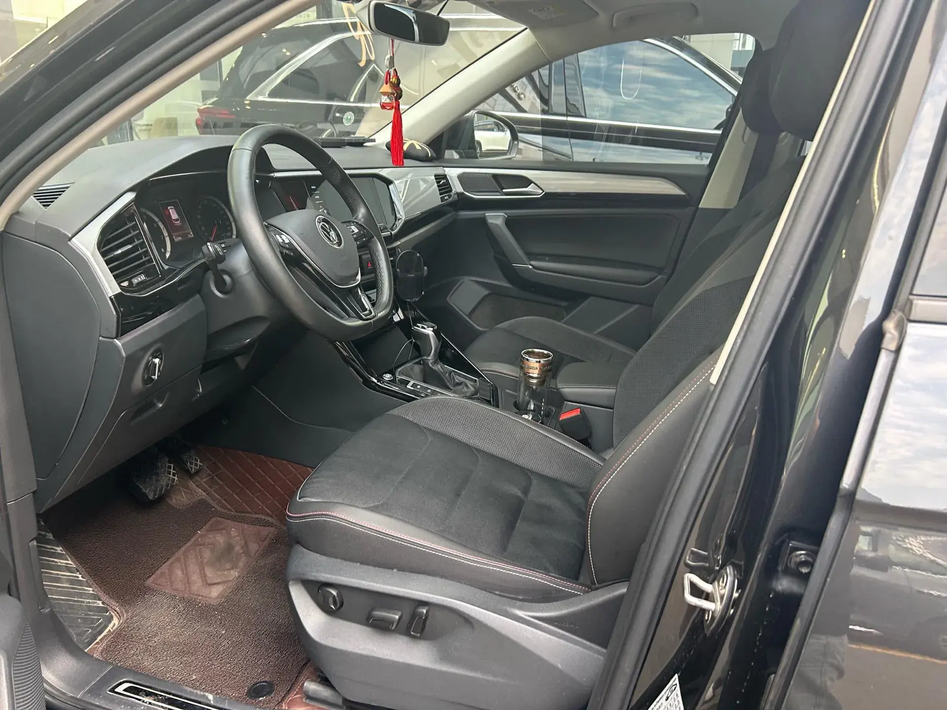 2019 VOLKSWAGEN TAYRON thumbnail 2