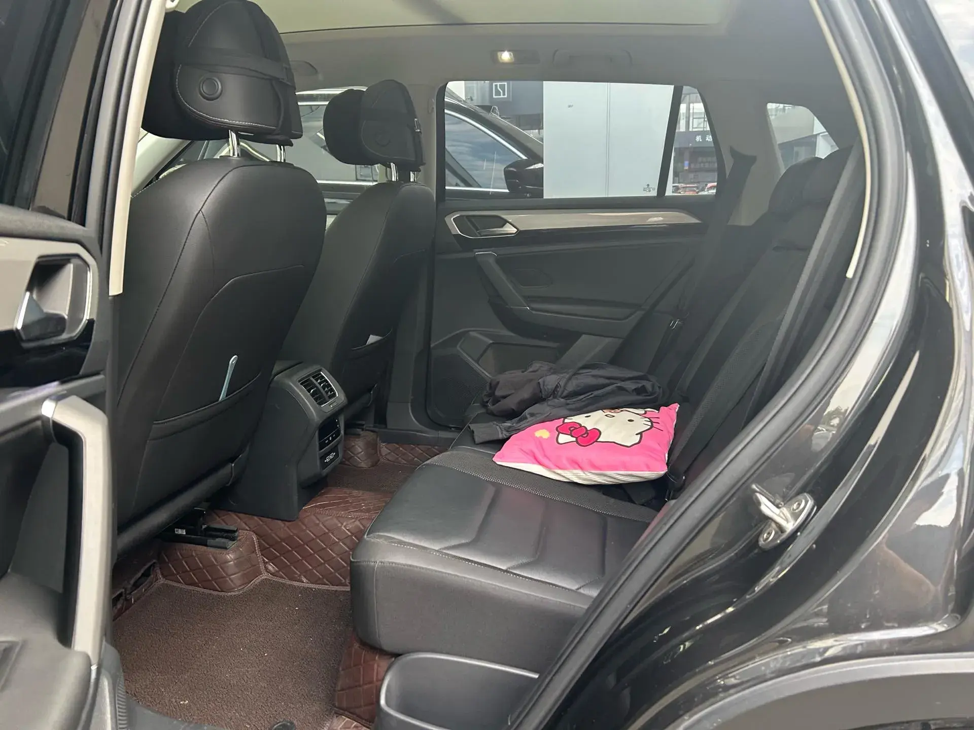 2019 VOLKSWAGEN TAYRON thumbnail 4