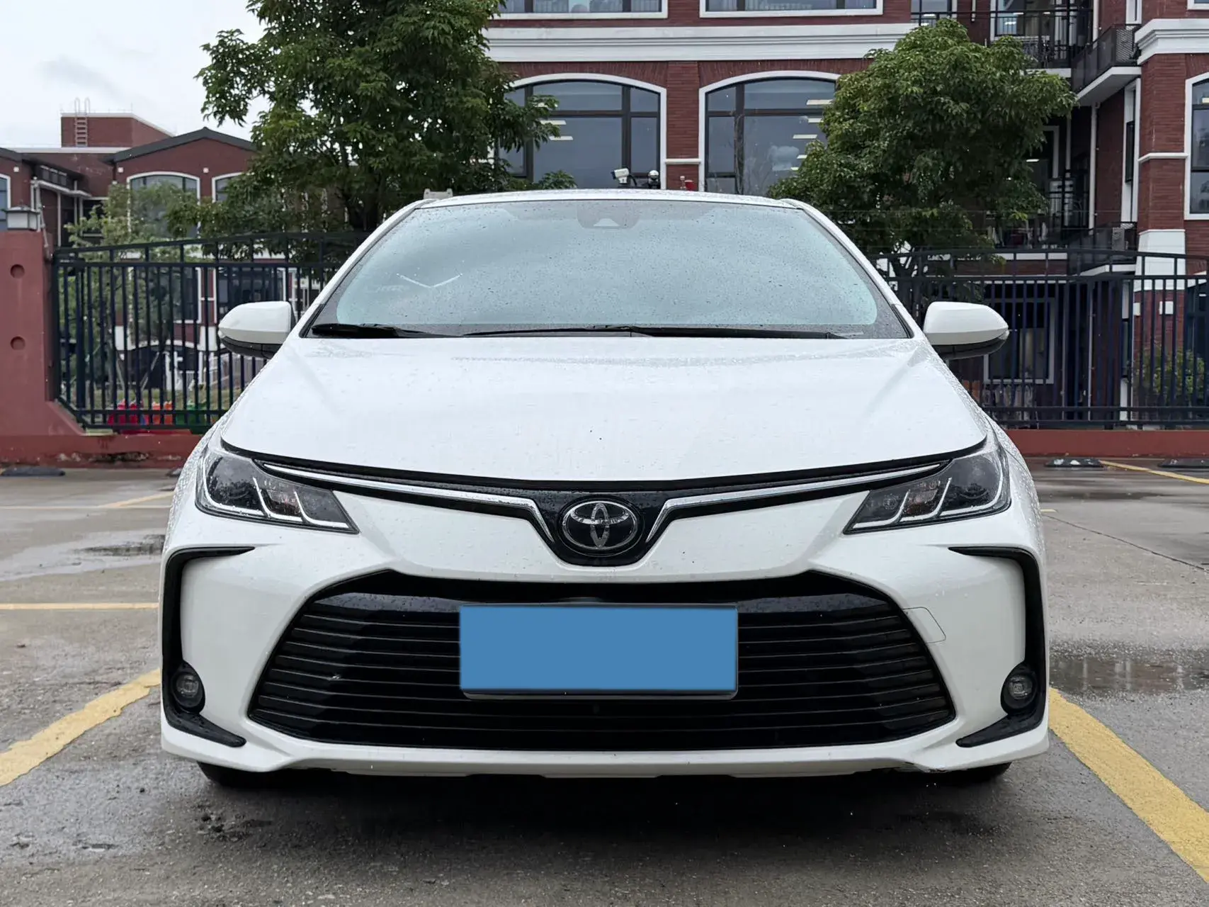 2019 TOYOTA COROLLA thumbnail 2
