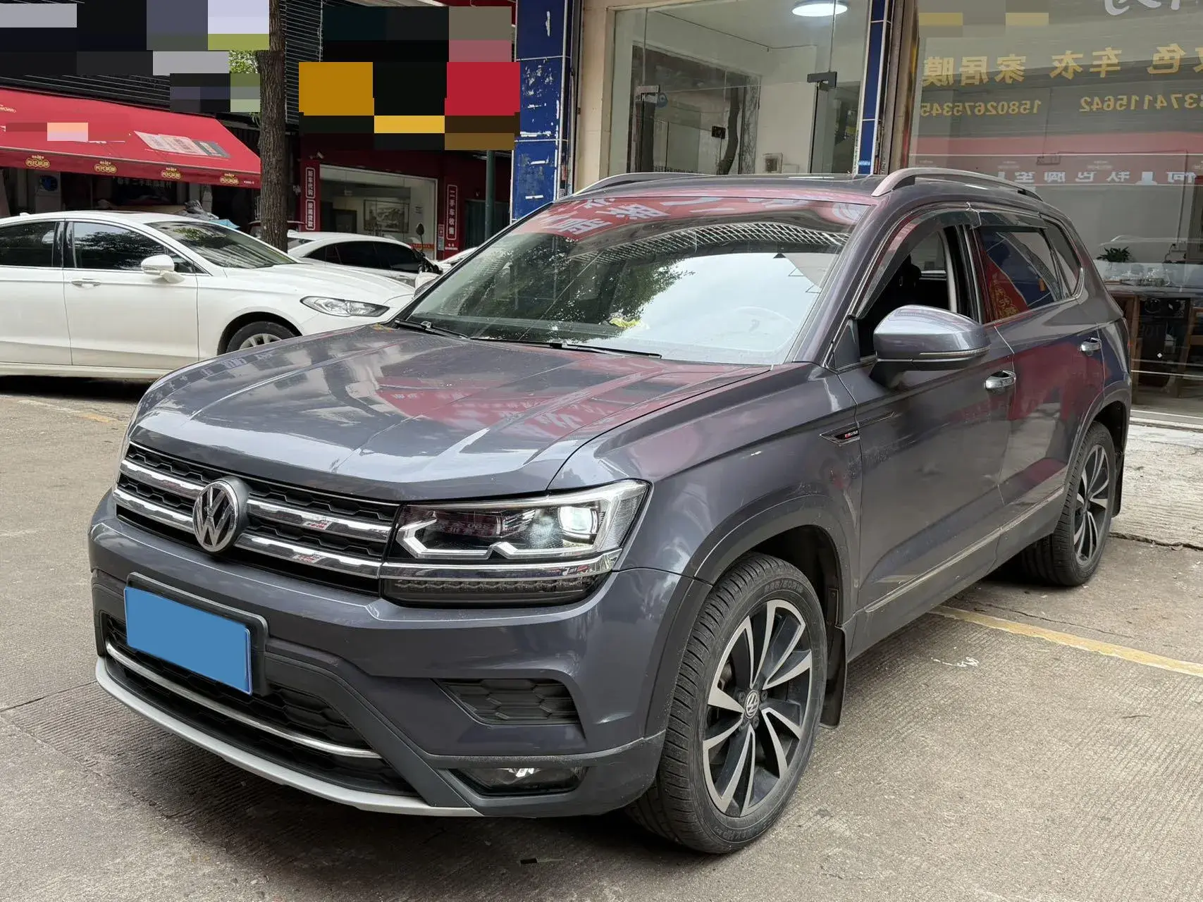 2019 VOLKSWAGEN THARU view 1