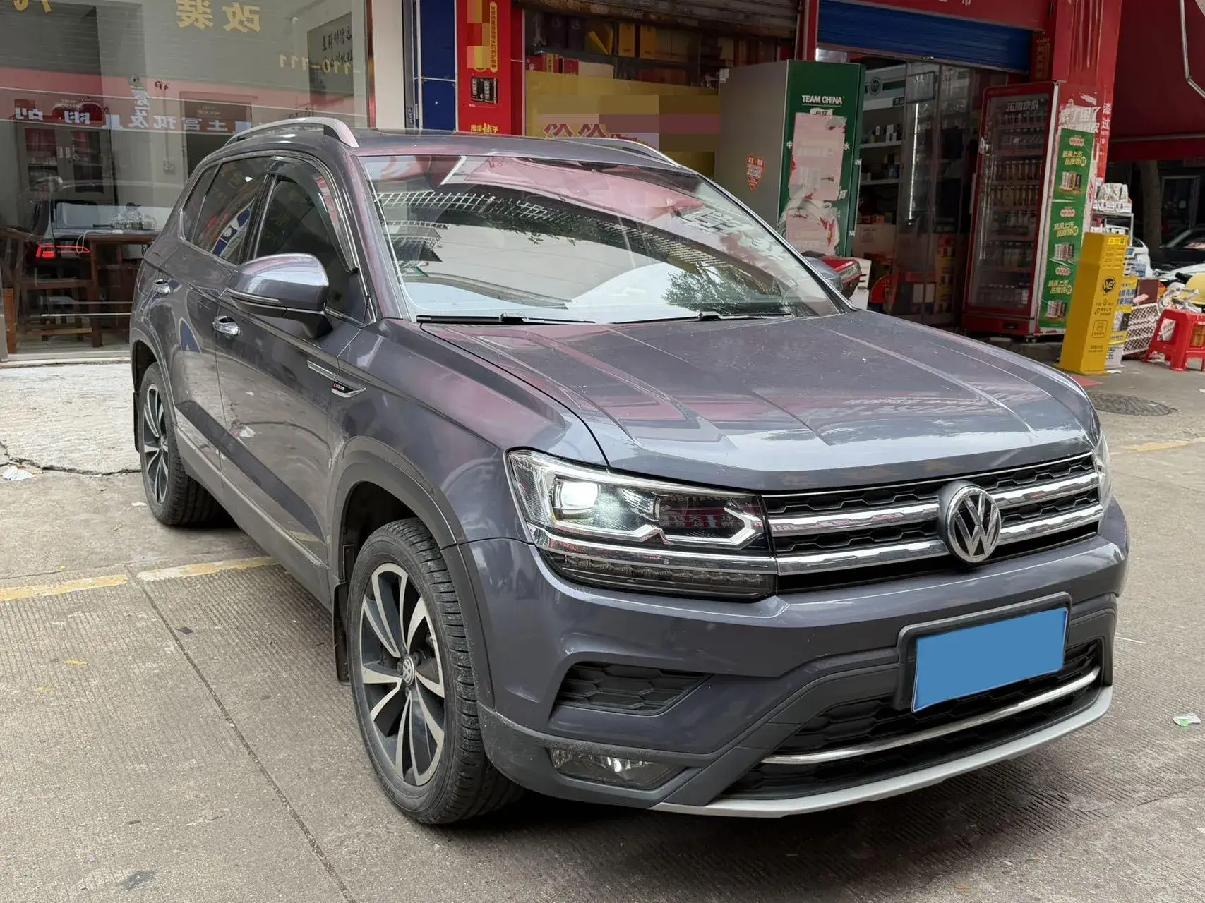 2019 VOLKSWAGEN THARU thumbnail 3