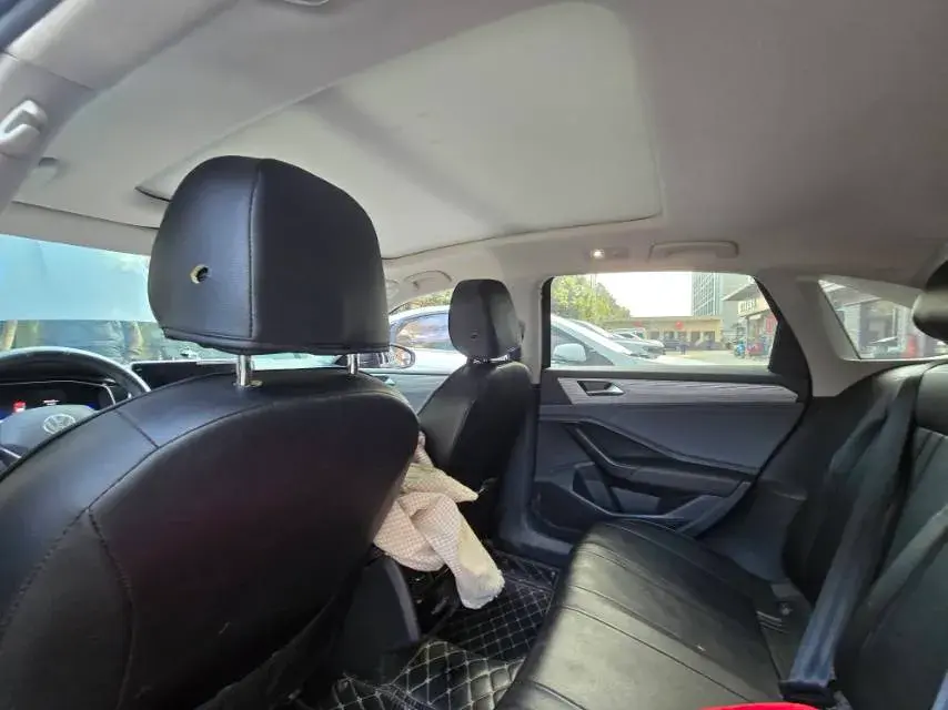 2023 VOLKSWAGEN SAGITAR thumbnail 4