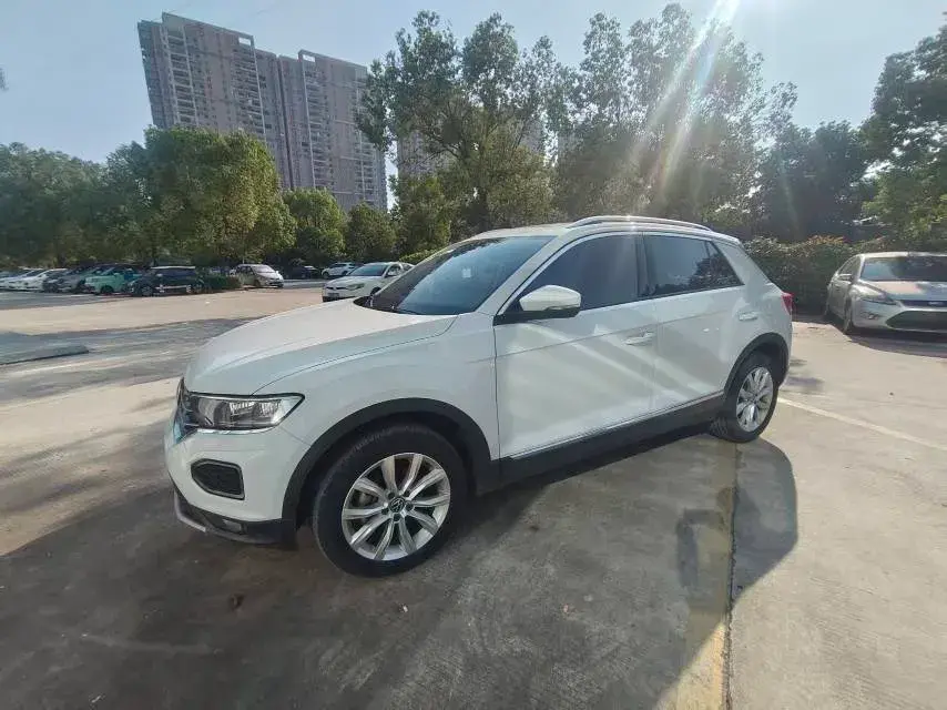 2021 VOLKSWAGEN T-ROC view 1