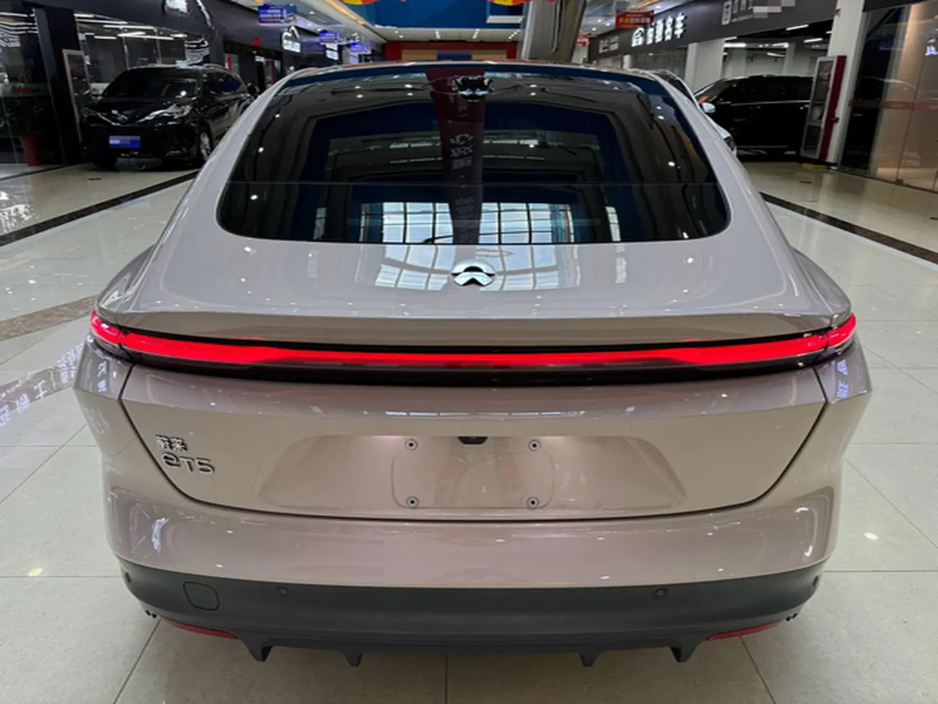 2022 NIO ET5 thumbnail 4