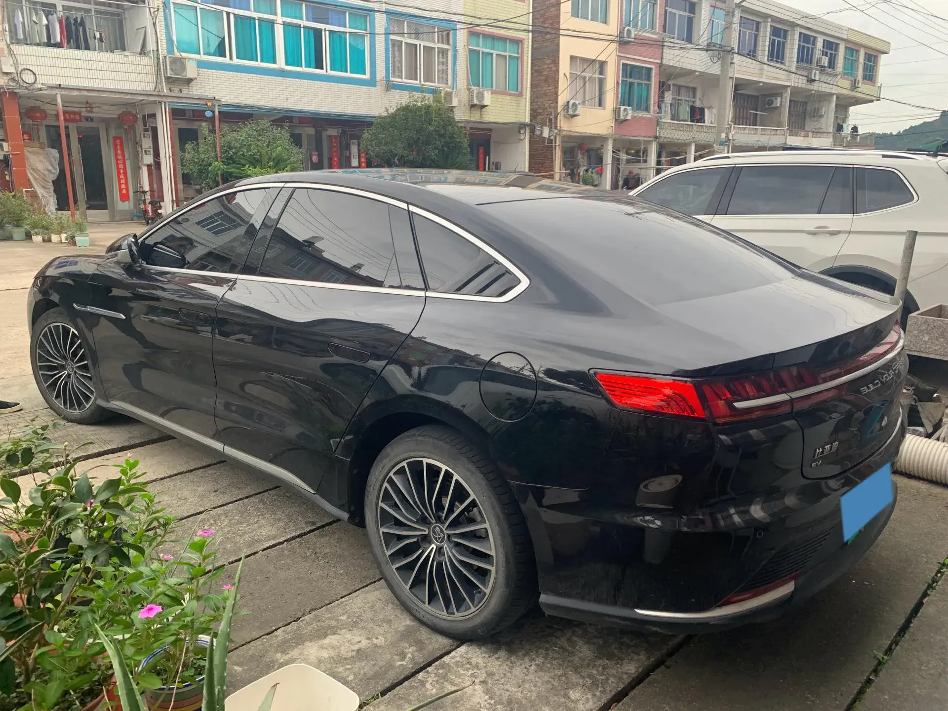 2021 BYD HAN thumbnail 3