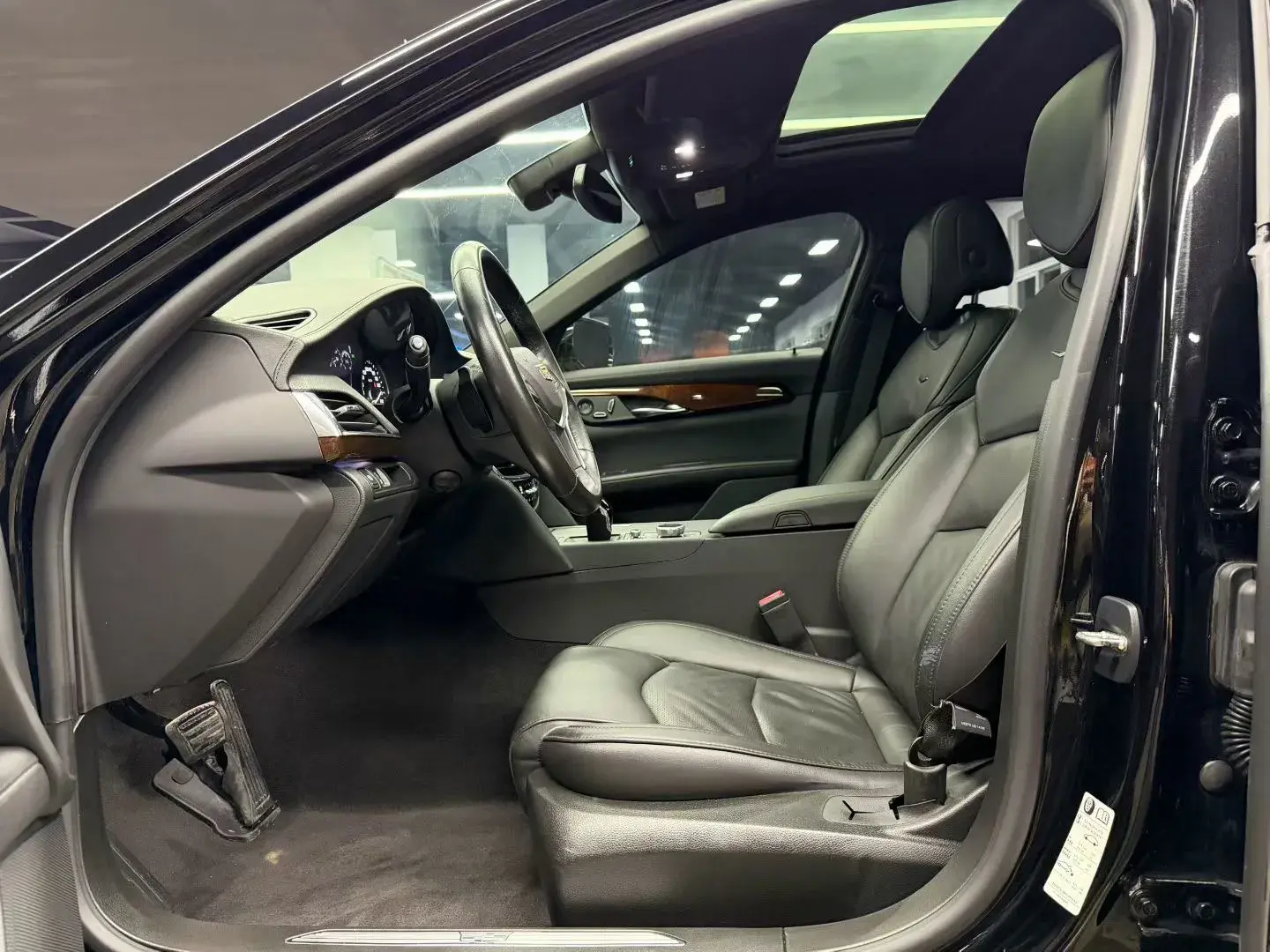 2021 CADILLAC CT6 thumbnail 4