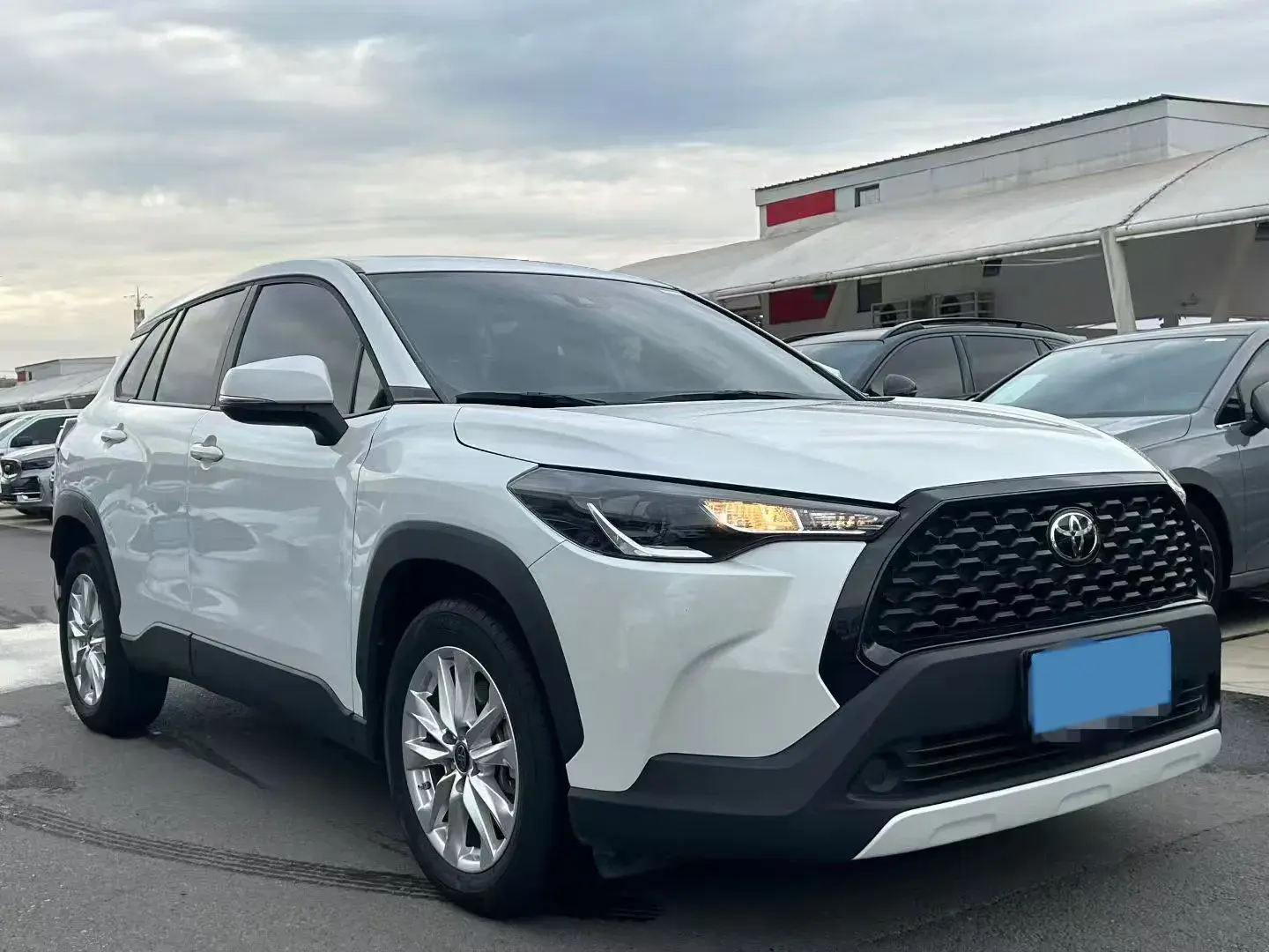 2023 TOYOTA COROLLA thumbnail 3